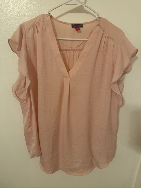 Vince Camuto Tops - Vince Camuto Soft Pink Flutter Sleeve V-Neck Blouse
